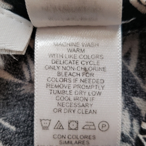 Liz Claiborne Black & White Top - Picture 10 of 10